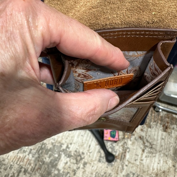 HOBO crossbody wallet/phone case. NWOT - Picture 6 of 7